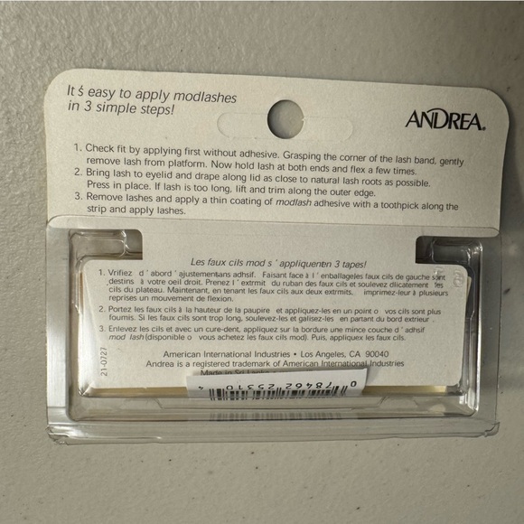 Andrea Eyelashes - Picture 2 of 4